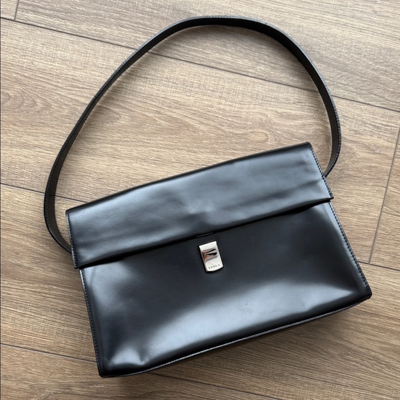 Furla Handbags - FURLA MODERN BLACK LEATHER SHOULDER BAG